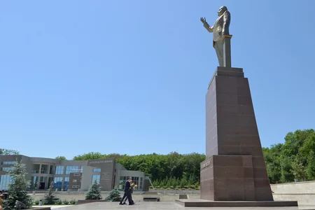 Nəqliyyat, rabitə və yüksək texnologiyalar naziri Qusarda vətəndaşlarla görüşüb