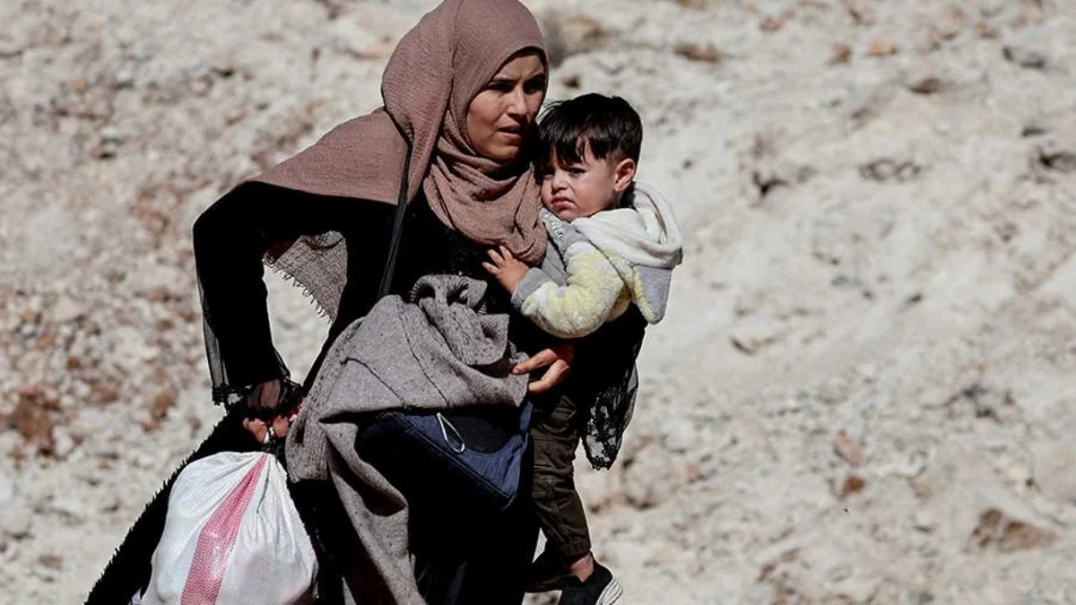 Suriya və Livan sərhədini bir gündə 4,3 mindən çox insan keçib