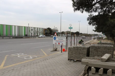 Bakıda yerüstü piyada keçidinin inşasına start verilib