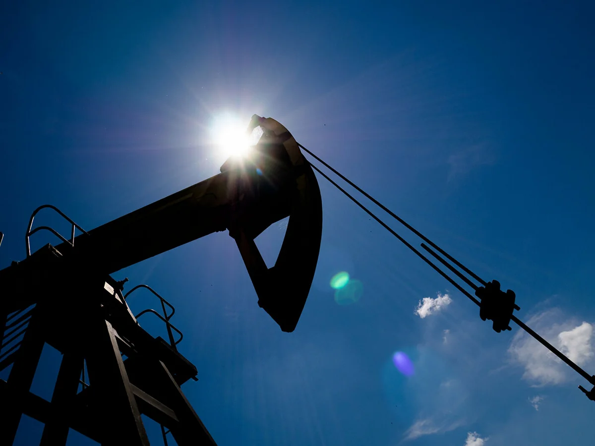 Azerbaijani oil price drops