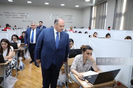 İctimaiyyət nümayəndələri müəllimlərin işə qəbulu üzrə imtahanları izləyiblər