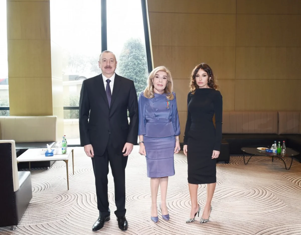 President Ilham Aliyev presents Dostlug Order to President of ELPIDA Association