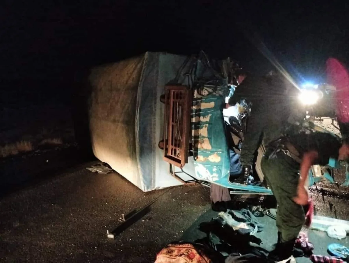 Əlcəzairdə avtobus və yük maşınının toqquşması nəticəsində 6 nəfər ölüb