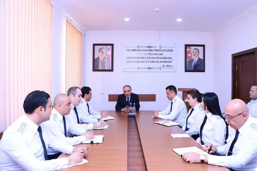 Baş prokuror paytaxtın Nizami rayonunda vətəndaşları qəbul edib