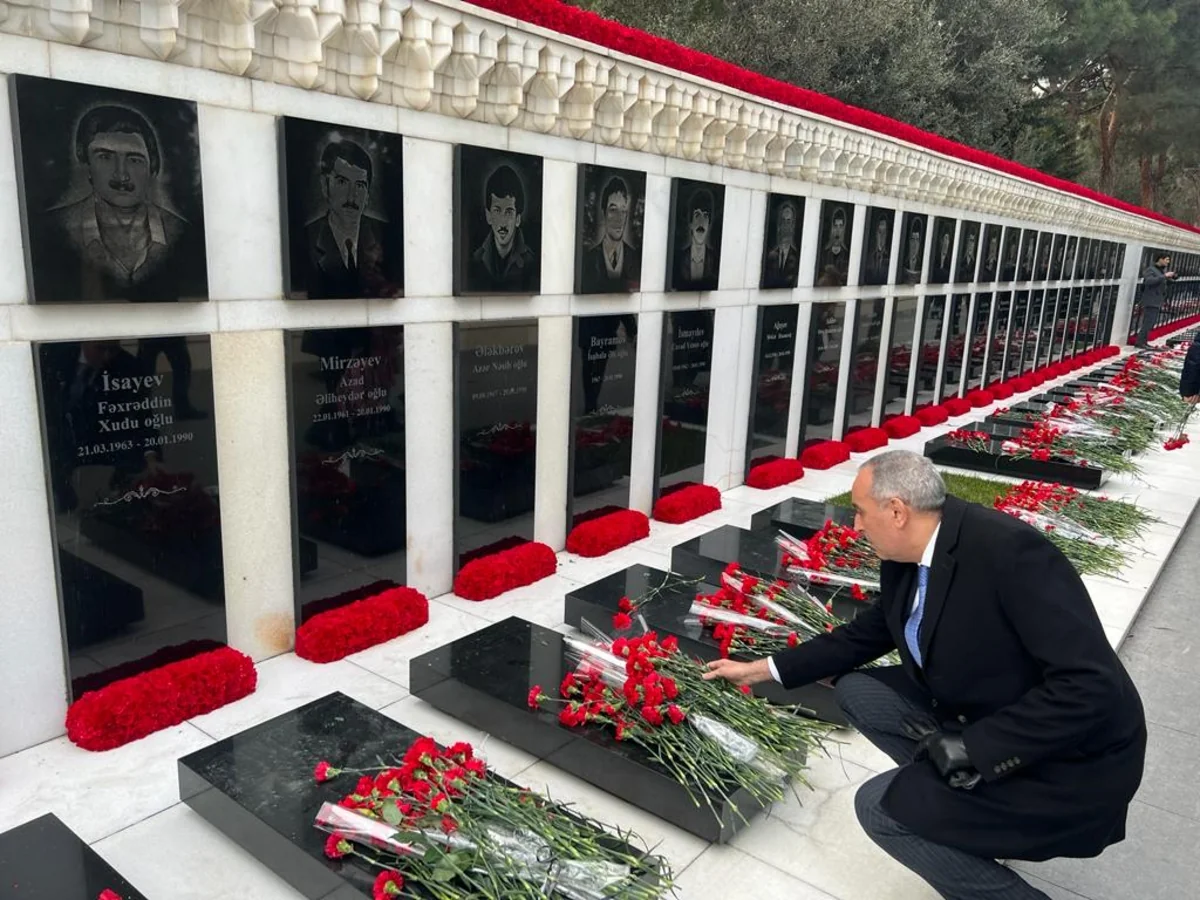 Mərakeş səfiri Şəhidlər xiyabanını ziyarət edib