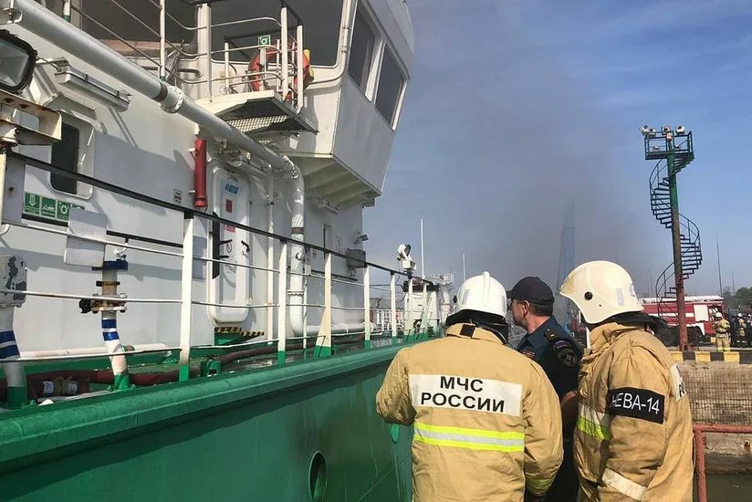 Угрозы разлива нефти в порту Махачкалы, где произошел взрыв, нет - МЧС