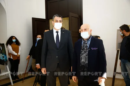 Azərbaycanlı gənclər Tbilisidə rəsm və əl işlərini nümayiş etdiriblər
