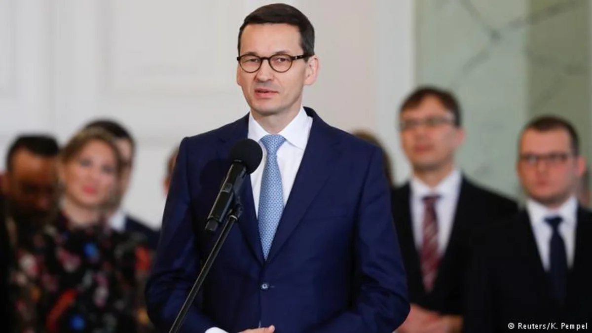 Poland sacks defence and foreign ministers
