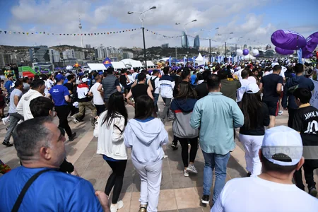 Heydər Əliyev Fondunun təşəbbüsü ilə keçirilən “Bakı Marafonu 2024” start götürüb