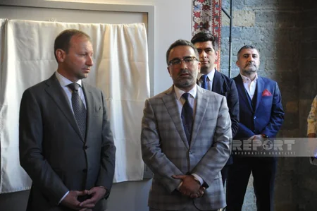 Azərbaycan xalçaları beynəlxalq onlayn platformada satışa çıxarılıb