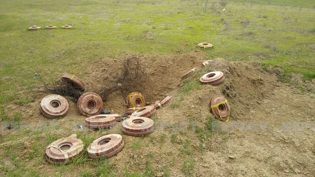 Ermənilərin basdırdığı bəzi minalar yağıntı nəticəsində torpağın üstünə çıxıb