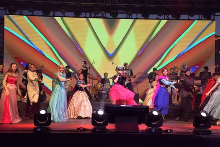 Heydər Əliyev Mərkəzinin parkında Xalq artisti Aygün Kazımovanın konserti olub