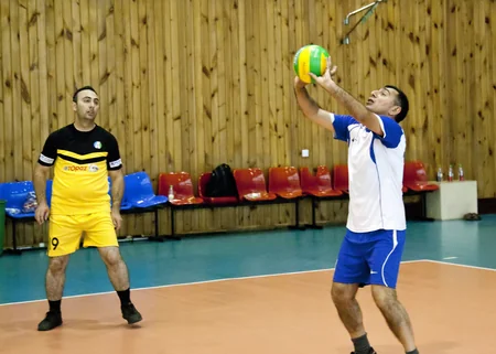 Voleybol üzrə Zəfər Kubokunda yarımfinalçılar müəyyənləşib