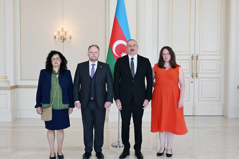 Prezident Kanadanın yeni təyin olunmuş səfirinin etimadnaməsini qəbul edib - YENİLƏNİB
