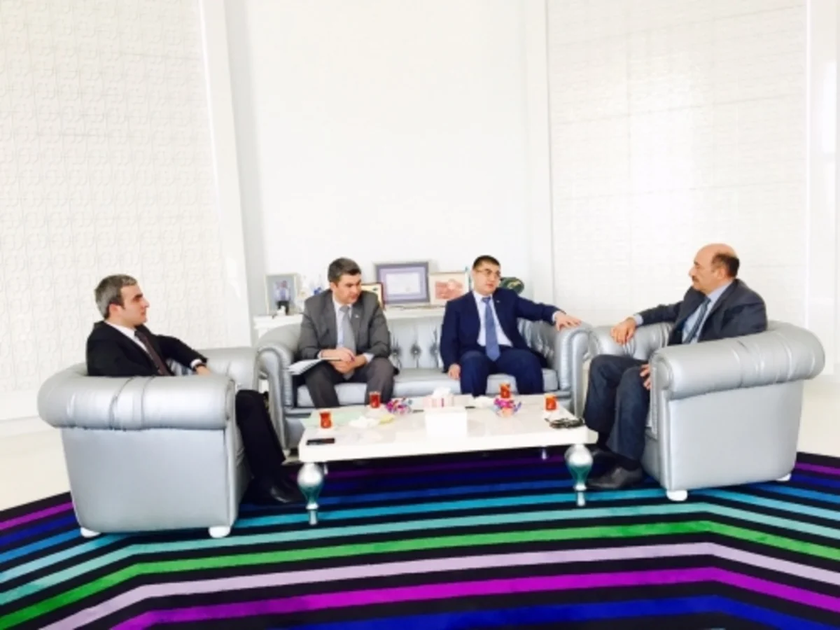 Əbülfəs Qarayev Türkmənistanın Azərbaycandakı səfiri ilə görüşüb