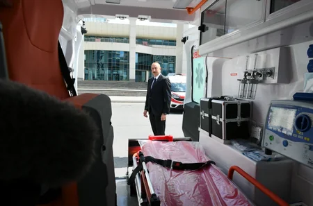 Prezidentin tapşırığı ilə Azərbaycana yeni təcili tibbi yardım avtomobilləri gətirilib 