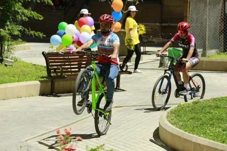 Azərbaycanın tanınmış idmançısı Olimpiya günündə iştirak edib
