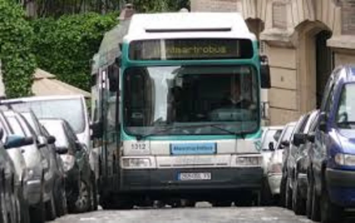 Parisin mərkəzində nəqliyyatın hərəkəti məhdudlaşdırılır