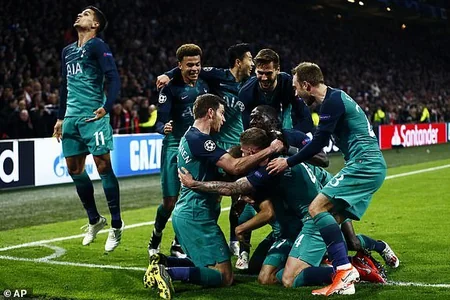 Tottenhem ilk dəfə Çempionlar Liqasının finalına yüksəlib - VİDEO