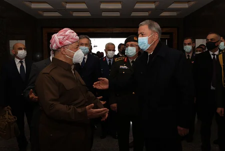 Hulusi Akar Məsud Bərzani ilə görüşüb