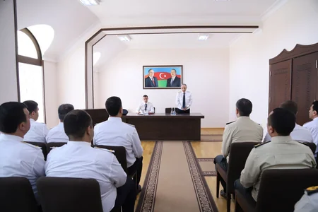 Baş Prokuror Naxçıvanda hərbi qulluqçulara hədiyyələr verib