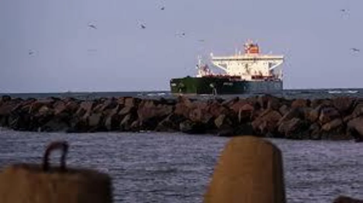 Первый танкер с американской нефтью для Беларуси прибыл в порт Литвы