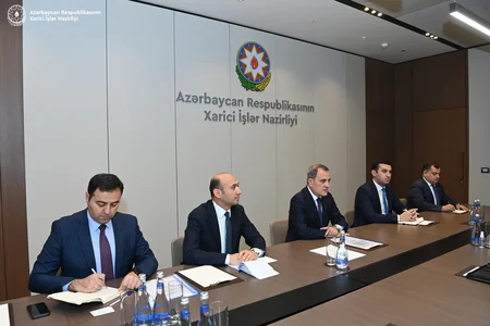 Ceyhun Bayramov İsveçrə səfirinin etimadnaməsinin surətini qəbul edib