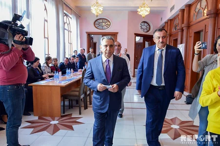 Akademik Ramiz Mehdiyev səs verib