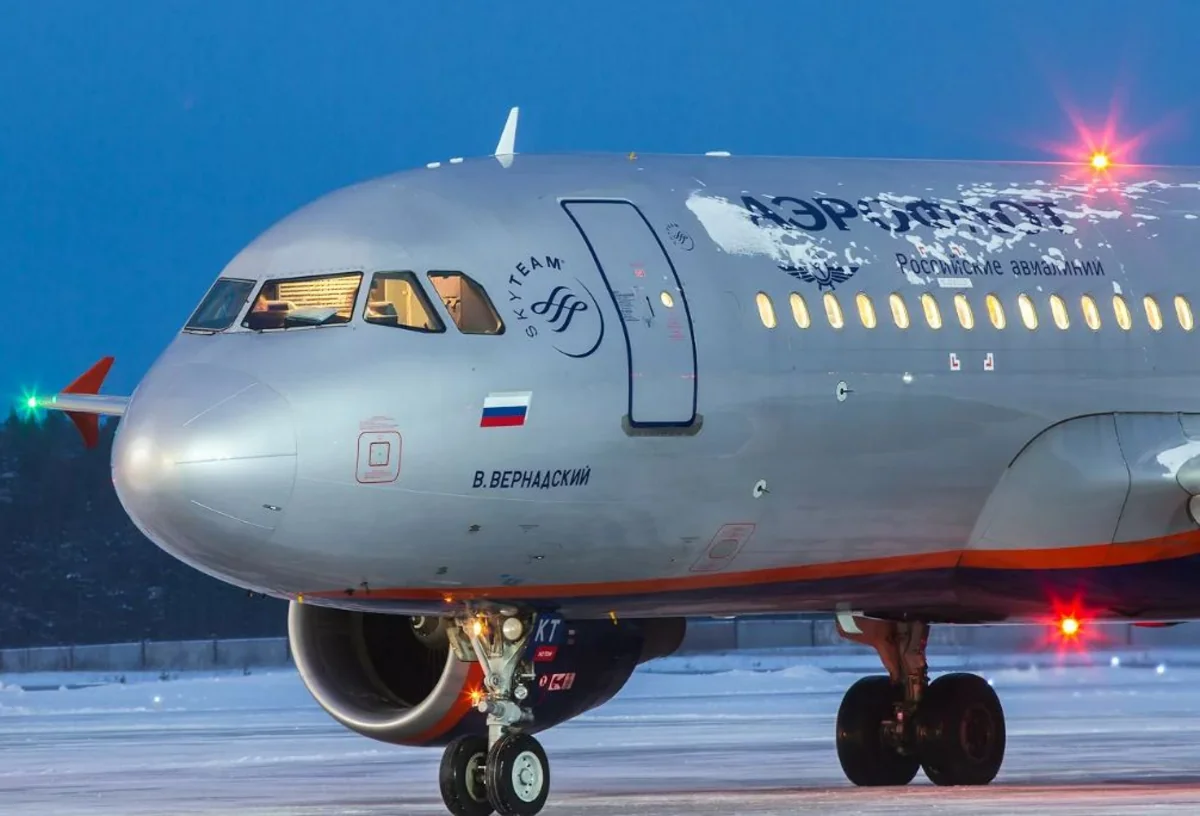 Rusiyada aeroporta enən təyyarənin salonunda yanğın baş verib