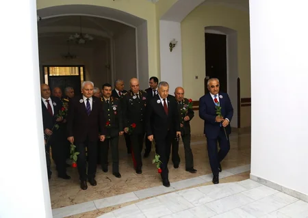 Aprel döyüşlərinin Zəfər bayraqlarına düzlən! şüarı  ilə vətənpərvərlik tədbiri keçirilib - VİDEO - FOTO