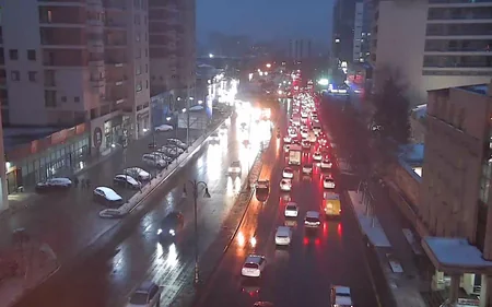 Bakının bəzi yollarında tıxac yaranıb - SİYAHI - YENİLƏNİB