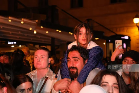 İçərişəhərdə təntənəli bayram tonqalı qalanıb