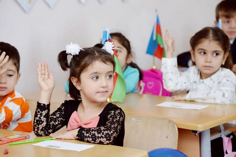 Bu gün 82 minə yaxın uşaq avtomatik olaraq 1-ci sinfə yerləşdirilib