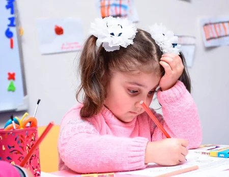 Hər gün Sumqayıtdan Qubaya öyrətməyə, axşam isə Bakıya öyrənməyə gələn qız - REPORTAJ