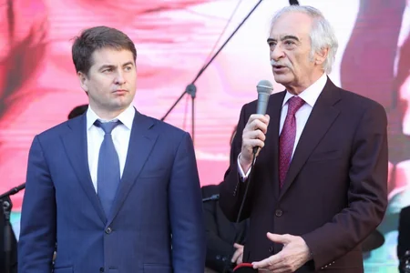 Heydər Əliyev Fondunun təşkilatçılığı ilə Moskvada “Azərbaycanın payız sovqatları” adlı şəhərcik açılıb