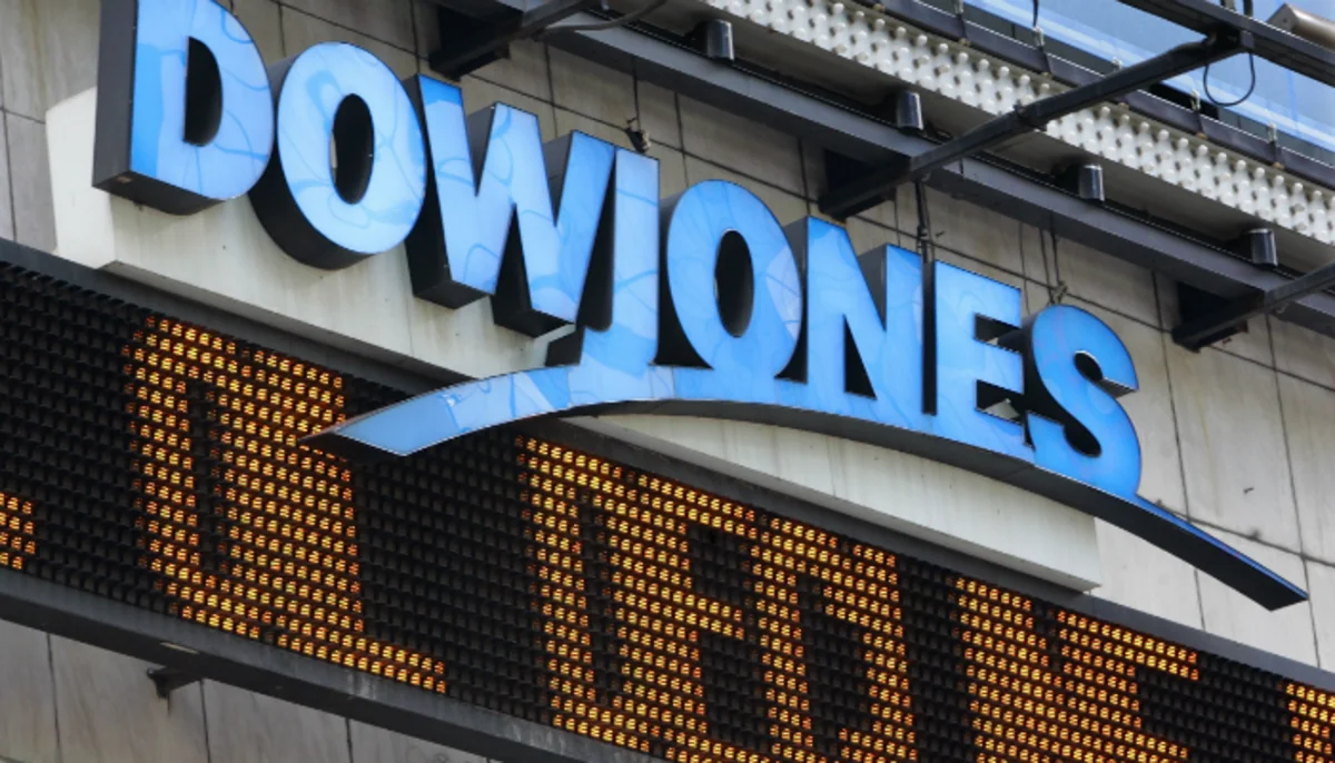 Индекс Dow Jones упал на рекордные 4,6%