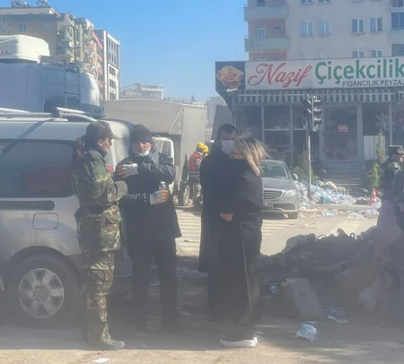 Azərbaycan psixoloqları Türkiyədə zəlzələdən zərərçəkənlərə xidmət göstərir