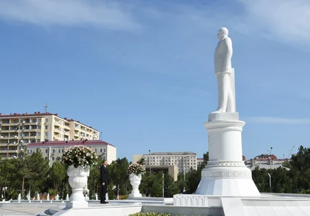 President Ilham Aliyev arrived in Sumgayit for a visit