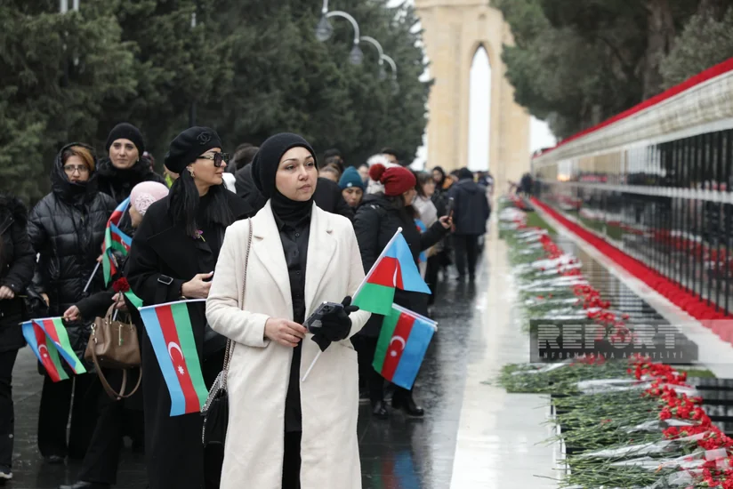 Milli qürur və and yeri - Şəhidlər xiyabanına axın başlayıb - FOTOREPORTAJ