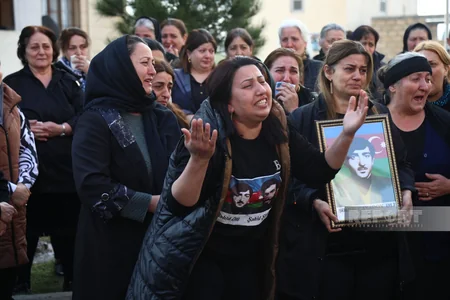 Xocalıda qalıqları aşkarlanan 7 nəfərlə vida mərasimi keçirilib