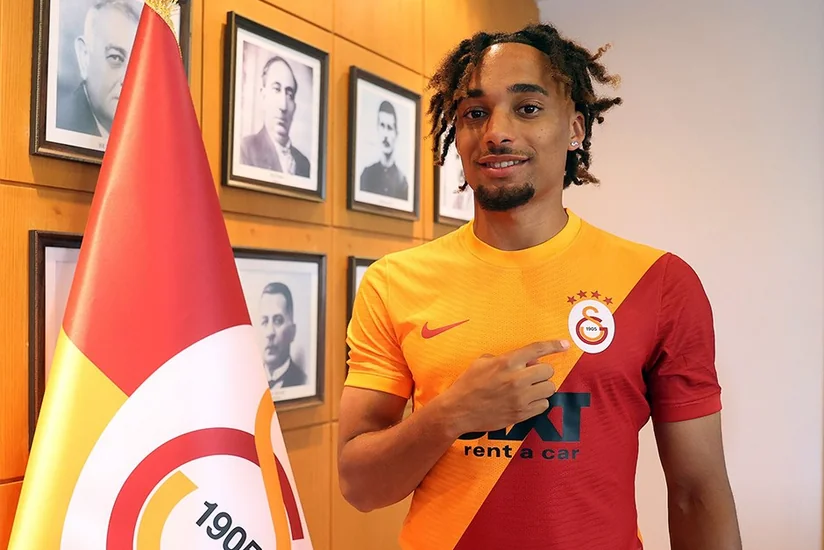 Qalatasaray fransalı müdafiəçinin keçidini açıqladı