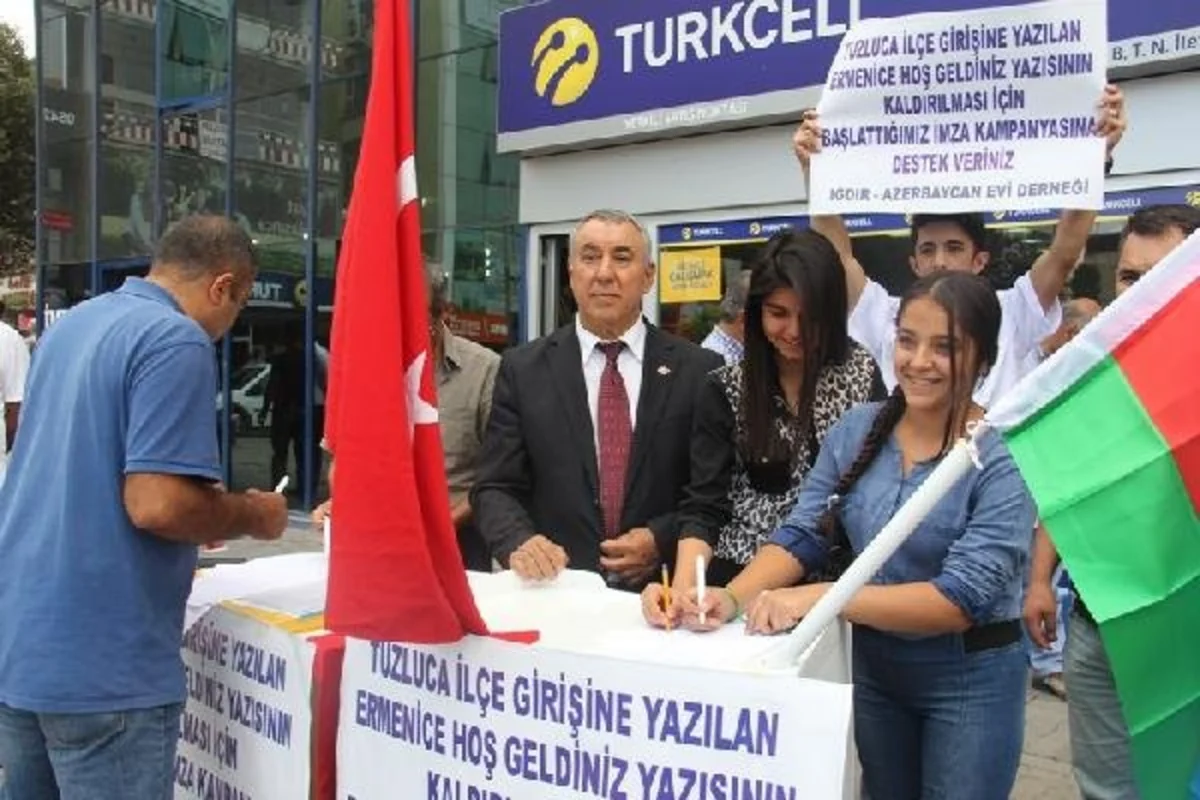 İğdırda ermənicə lövhənin yığışdırılması üçün imza toplanır