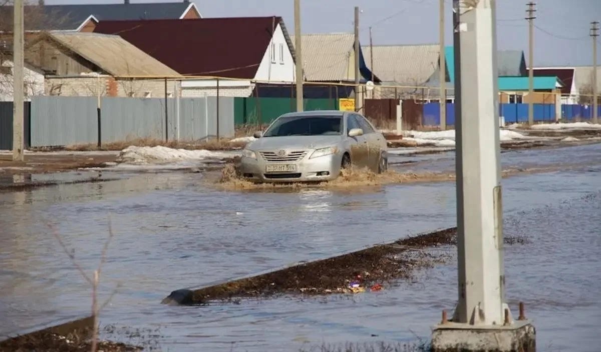 В Казахстане объявили режим ЧС, эвакуированы 240 человек из-за паводков
