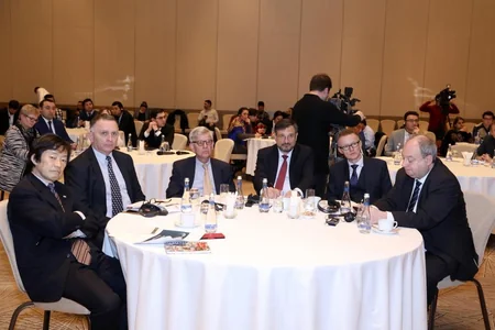 Diplomatik korpusun nümayəndələrinə Azərbaycanda aparılan sosial islahatlar barədə məlumatlar verilib