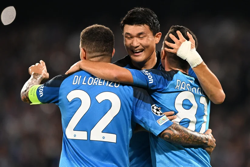Napoli PSJ və Bavariyanın rekordunu təkrarlayıb