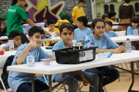 В Баку проходит V Олимпиада роботов