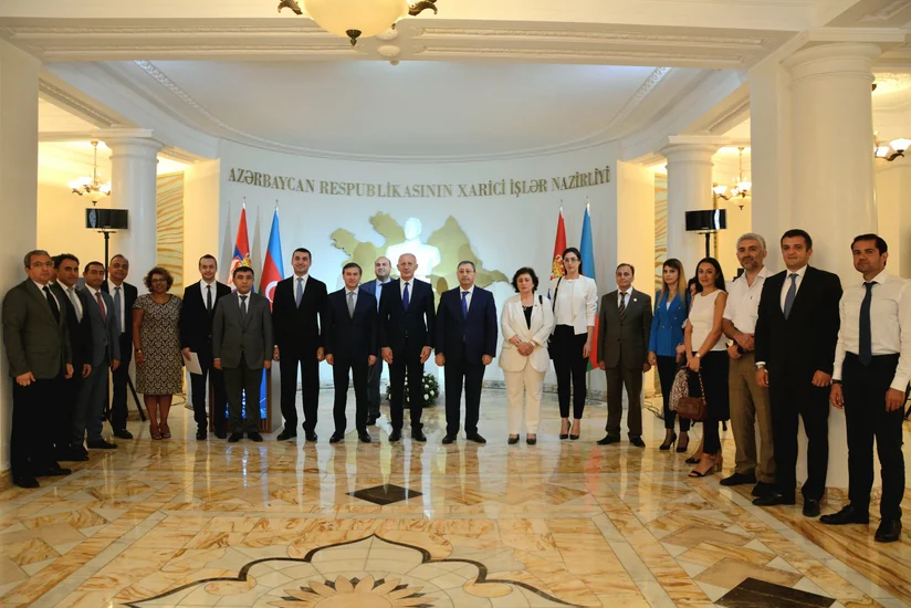 В МИД Азербайджана открылась выставка, посвященная 25-летию установления дипотношений с Сербией