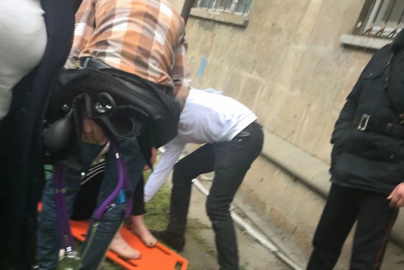 В Сумгайыте девушка выпала с пятого этажа - ОБНОВЛЕНО