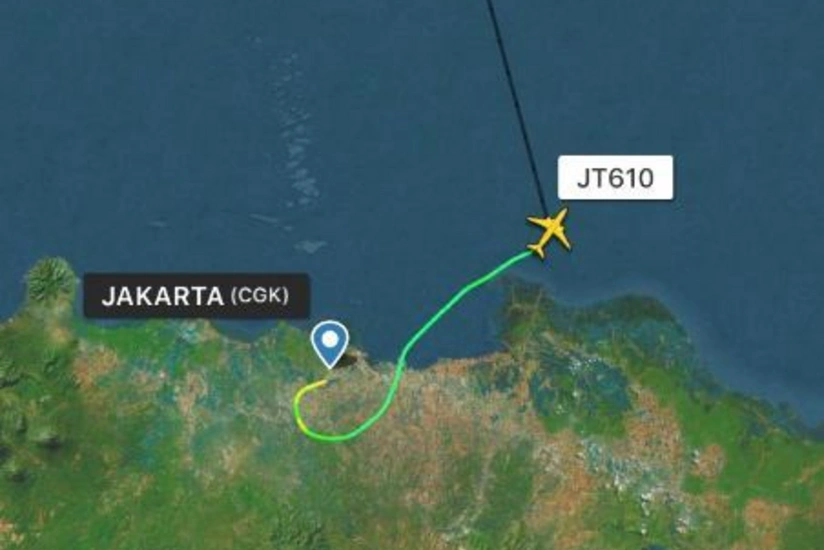 Indonesian plane with 189 aboard crashes into sea - VIDEO