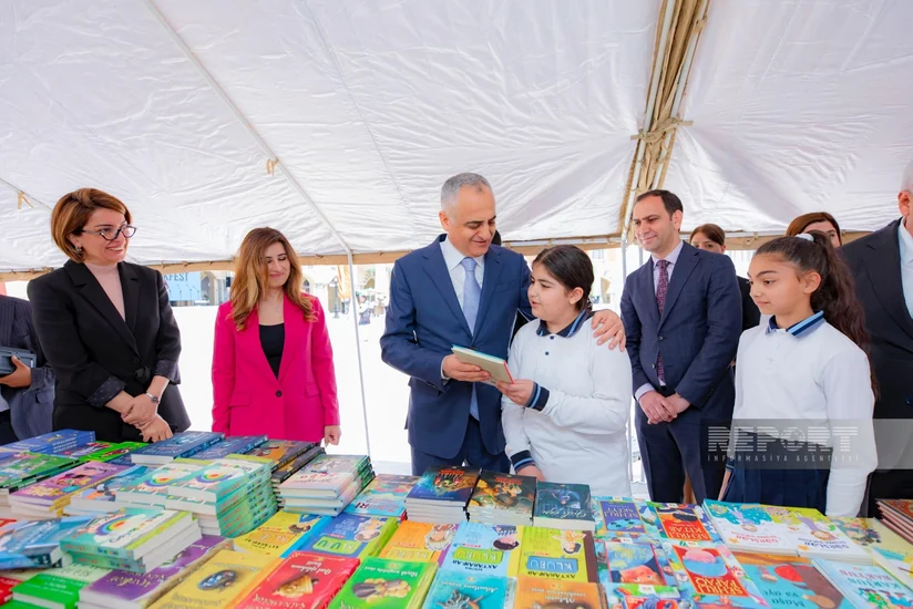Naxçıvanda təşkil olunan festivalda 70 minə yaxın kitab sərgilənir